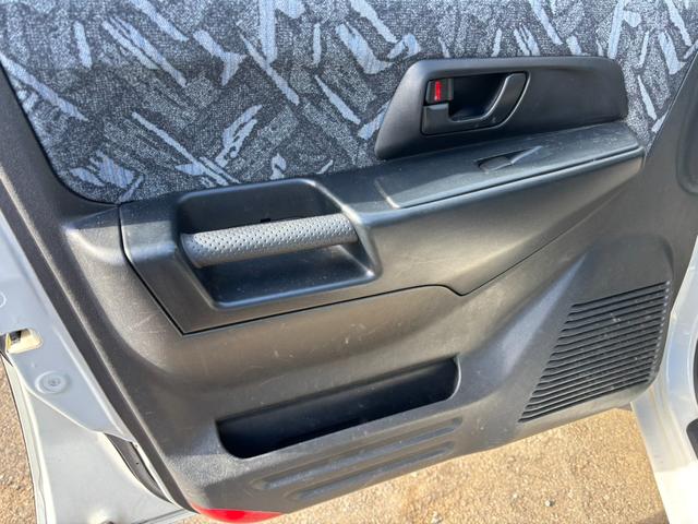 パジェロイオ パールパッケージ　ＥＴＣ装備、４ＷＤ、パワステ、パワーウインドウ、ナビ、エアバック（33枚目）