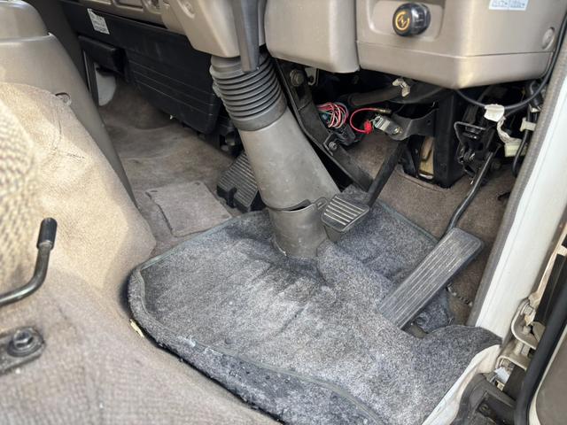 エルフトラック 　キャンピング、カスタム、パワステ、パワーウインドウ、バックカメラ、ＴＶ（17枚目）