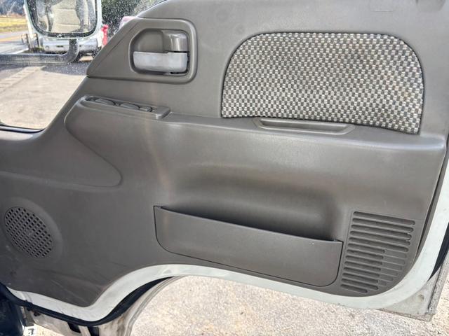 エルフトラック 　キャンピング、カスタム、パワステ、パワーウインドウ、バックカメラ、ＴＶ（24枚目）