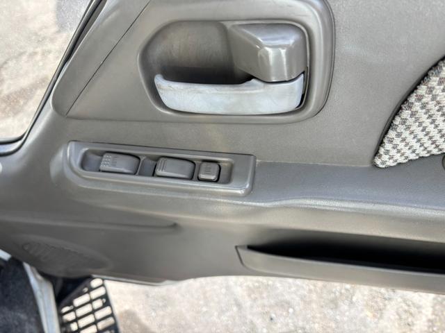 エルフトラック 　キャンピング、カスタム、パワステ、パワーウインドウ、バックカメラ、ＴＶ（25枚目）