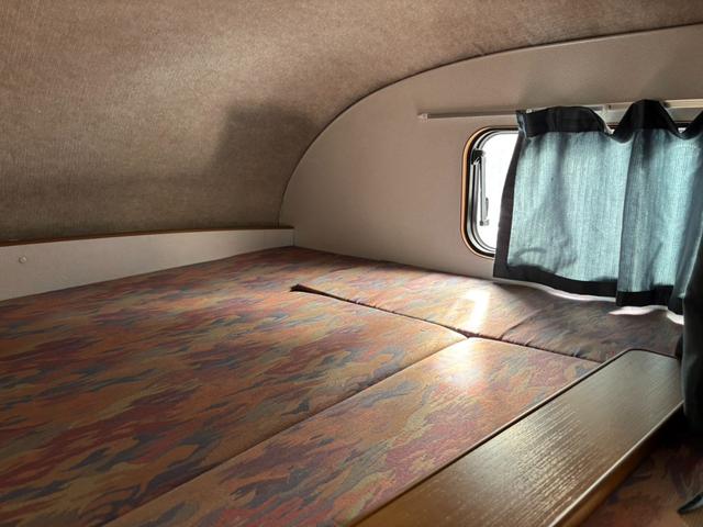 エルフトラック 　キャンピング、カスタム、パワステ、パワーウインドウ、バックカメラ、ＴＶ（31枚目）