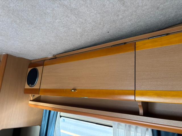 エルフトラック 　キャンピング、カスタム、パワステ、パワーウインドウ、バックカメラ、ＴＶ（35枚目）