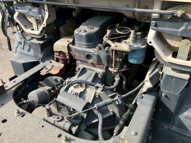 エルフトラック ダンプ　５速マニュアル　ディーゼル　２ｔ積み　リアＷタイヤ　エンジン型式４ＢＥ１　極東開発ＤＤ０２０８　荷台内寸４６９×１６９×１９７　走行９６４００ｋｍ　３人乗り（18枚目）