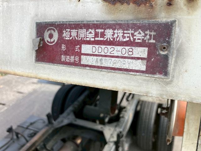 エルフトラック ダンプ　５速マニュアル　ディーゼル　２ｔ積み　リアＷタイヤ　エンジン型式４ＢＥ１　極東開発ＤＤ０２０８　荷台内寸４６９×１６９×１９７　走行９６４００ｋｍ　３人乗り（23枚目）