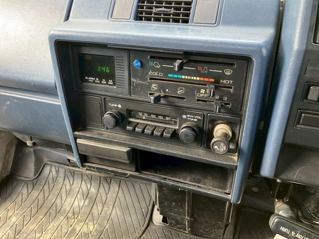 エルフトラック ダンプ　５速マニュアル　ディーゼル　２ｔ積み　リアＷタイヤ　エンジン型式４ＢＥ１　極東開発ＤＤ０２０８　荷台内寸４６９×１６９×１９７　走行９６４００ｋｍ　３人乗り（39枚目）