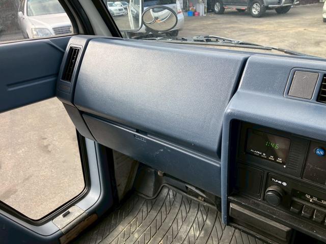 エルフトラック ダンプ　５速マニュアル　ディーゼル　２ｔ積み　リアＷタイヤ　エンジン型式４ＢＥ１　極東開発ＤＤ０２０８　荷台内寸４６９×１６９×１９７　走行９６４００ｋｍ　３人乗り（40枚目）