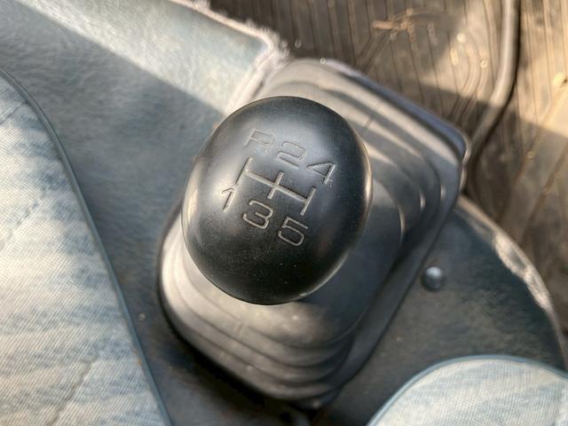 エルフトラック ダンプ　５速マニュアル　ディーゼル　２ｔ積み　リアＷタイヤ　エンジン型式４ＢＥ１　極東開発ＤＤ０２０８　荷台内寸４６９×１６９×１９７　走行９６４００ｋｍ　３人乗り（42枚目）