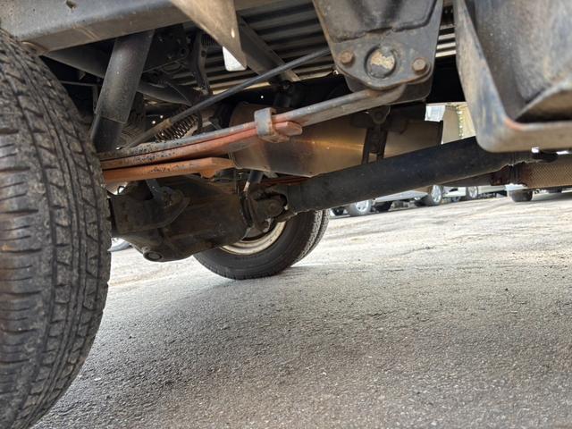 ボンゴトラック ベースグレード　５速マニュアル　パワステ　３方開　積載量８５０ｋｇ　リアＷタイヤ（18枚目）