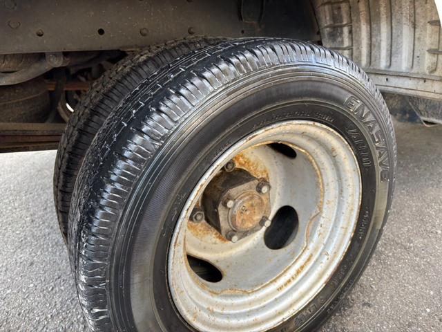 ボンゴトラック ベースグレード　５速マニュアル　パワステ　３方開　積載量８５０ｋｇ　リアＷタイヤ（22枚目）