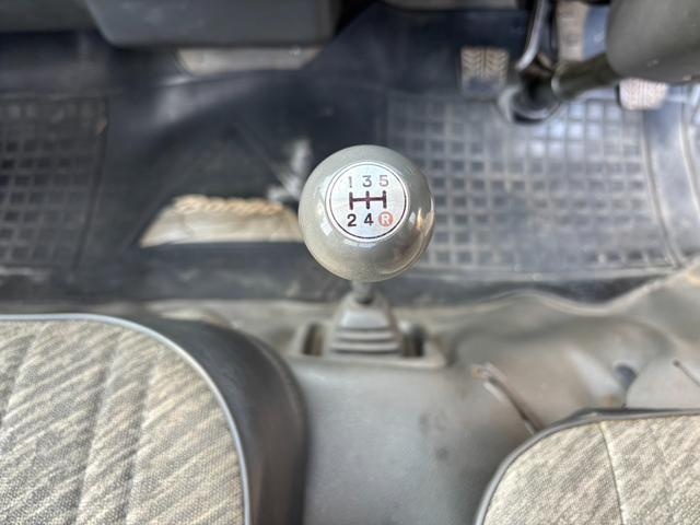 ボンゴトラック ベースグレード　５速マニュアル　パワステ　３方開　積載量８５０ｋｇ　リアＷタイヤ（31枚目）