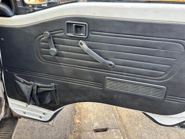 ボンゴトラック ベースグレード　５速マニュアル　パワステ　３方開　積載量８５０ｋｇ　リアＷタイヤ（34枚目）