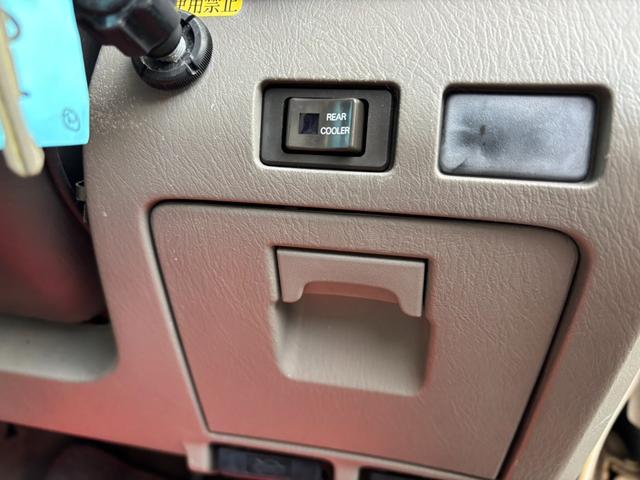 ���X�̎��p�͌���̔��ł��̂ŗ\�߂����������肢�v���܂��B