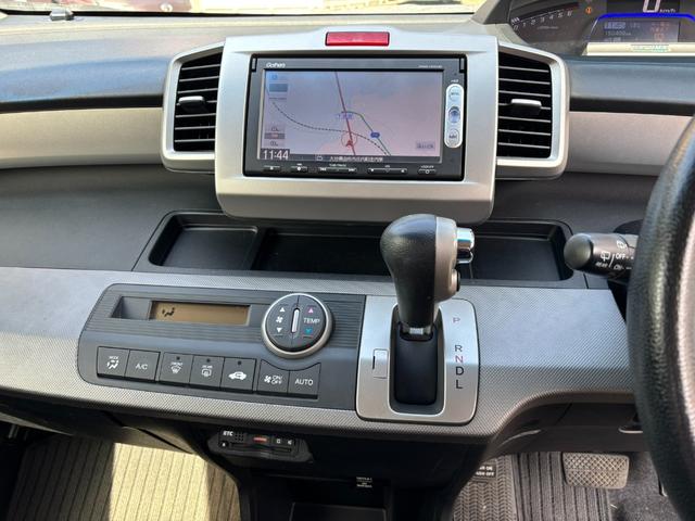 フリードハイブリッド ジャストセレクション　純正ナビ、地デジ、バックカメラ、両側スライドドア、前後ドライブレコーダー、ＥＴＣ装備、（17枚目）