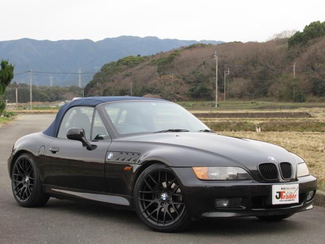 Ｚ３ロードスター ベースグレード　手動オープン式（上部カバー有）　幌交換済（２０２３．１１）　ＢＭＷ純正１８ＡＷ　キーレス　ＥＴＣ　社外バックカメラ　整備記録簿有　ユーザー下取　タイミングチェーン式　オートローン審査自信有【地域限定】（2枚目）