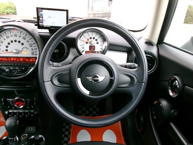 MINI クーパー クラブマン 1年保証付 禁煙車 ポータブルナビ デジタルルームミラー型ドラレコ キーレス2個 HID ETC ユーザー買取(10枚目)