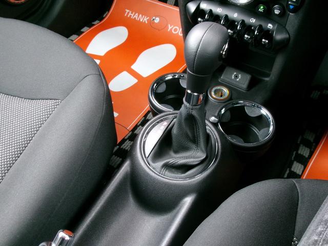 MINI クーパー クラブマン 1年保証付 禁煙車 ポータブルナビ デジタルルームミラー型ドラレコ キーレス2個 HID ETC ユーザー買取(16枚目)