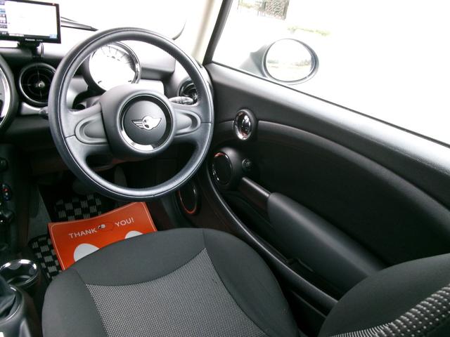 MINI クーパー クラブマン 1年保証付 禁煙車 ポータブルナビ デジタルルームミラー型ドラレコ キーレス2個 HID ETC ユーザー買取(23枚目)