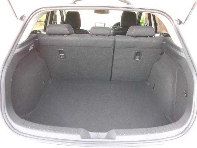 アクセラスポーツ ＸＤ　１年保証付　サンルーフ　ハーフレザーシート　純正ＳＤナビ　バックカメラ　Ｂｌｕｅｔｏｏｔｈ接続　プッシュスタート　ディーラーオートオークション仕入れ（33枚目）