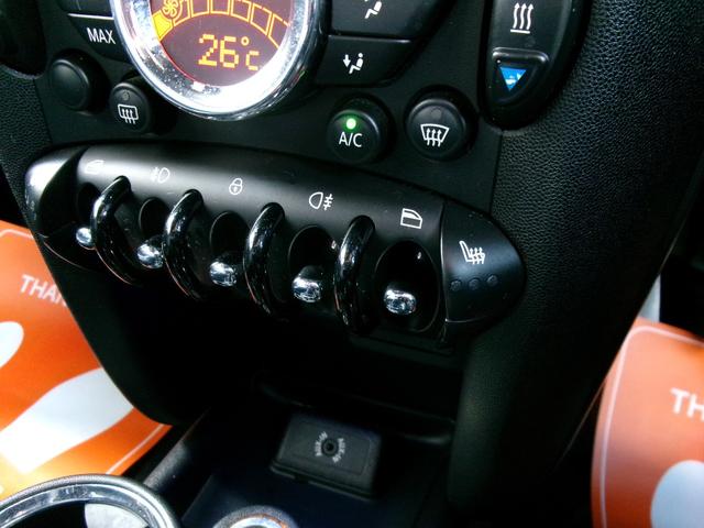 ＭＩＮＩ クーパーＳ　ベイズウオーター　６ＭＴ　後期型　レザーシート　タイミングチェーン　ステムシール交換済　タペットカバーパッキン交換済　ＨＩＤ　ＥＴＣ　ユーザー買取（16枚目）