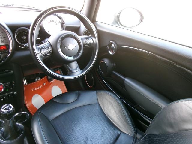 ＭＩＮＩ クーパーＳ　ベイズウオーター　６ＭＴ　後期型　レザーシート　タイミングチェーン　ステムシール交換済　タペットカバーパッキン交換済　ＨＩＤ　ＥＴＣ　ユーザー買取（26枚目）