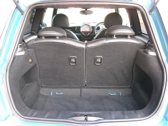 ＭＩＮＩ クーパーＳ　ベイズウオーター　６ＭＴ　後期型　レザーシート　タイミングチェーン　ステムシール交換済　タペットカバーパッキン交換済　ＨＩＤ　ＥＴＣ　ユーザー買取（34枚目）