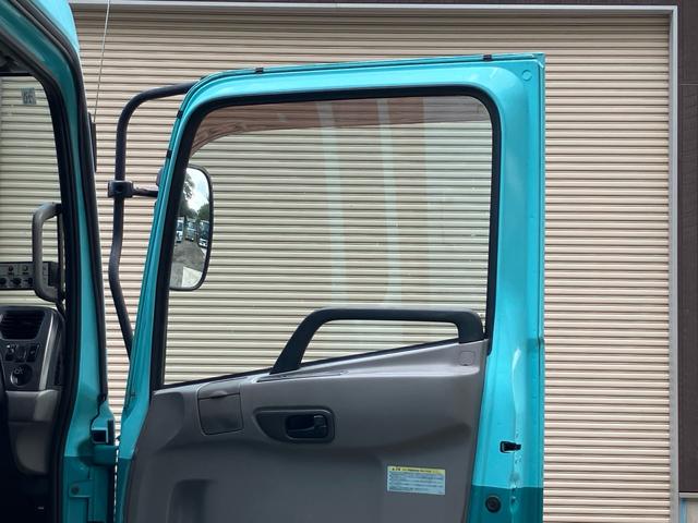 コンドル ベースグレード　プレス式パッカー車／バックカメラ／ドライブレコーダー／マニュアル６速（9枚目）