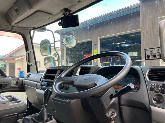 コンドル ベースグレード　プレス式パッカー車／バックカメラ／ドライブレコーダー／マニュアル６速（12枚目）