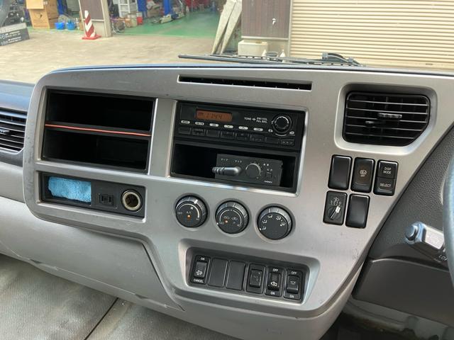 コンドル ベースグレード　プレス式パッカー車／バックカメラ／ドライブレコーダー／マニュアル６速（16枚目）
