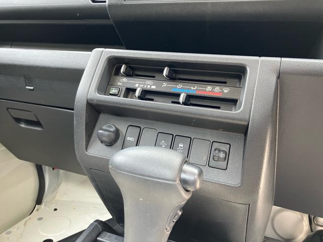ハイゼットトラック スタンダードＳＡＩＩＩｔ　４ＷＤ／スマートアシスト／エアコン／三方開／オートマ（17枚目）
