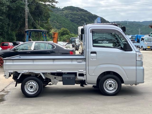 ハイゼットトラック スタンダード　ＬＥＤヘッドランプ／純正フロアマット／純正ドアバイザー／ゲートプロテクター／ガードフレームプロテクター／マニュアル５速／三方開（5枚目）