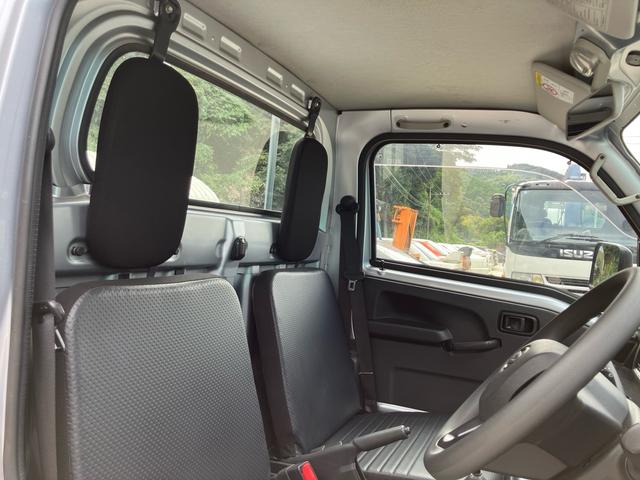ハイゼットトラック スタンダード　ＬＥＤヘッドランプ／純正フロアマット／純正ドアバイザー／ゲートプロテクター／ガードフレームプロテクター／マニュアル５速／三方開（11枚目）