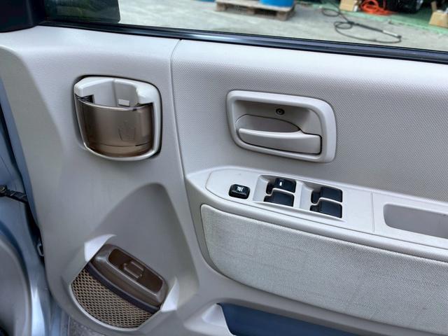 eKワゴン M 4WD/シートヒーター/キーレスエントリー/アルミホイール/ETC/CD再生/パワーステアリング/マニュアル5速(10枚目)