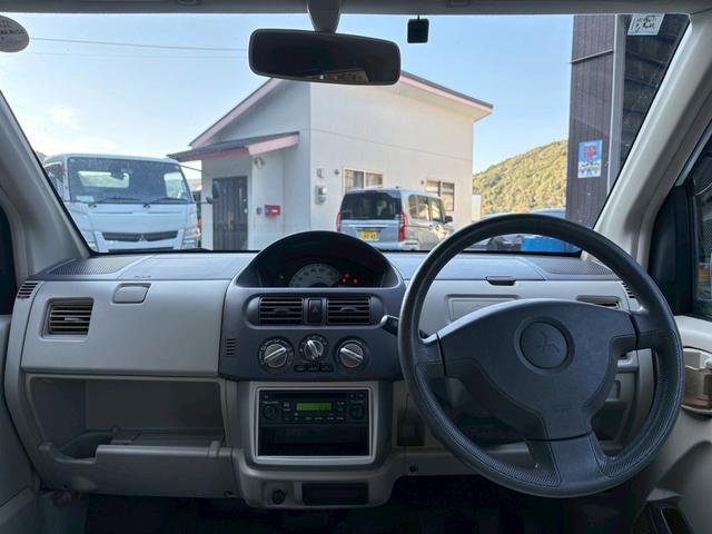 eKワゴン M 4WD/シートヒーター/キーレスエントリー/アルミホイール/ETC/CD再生/パワーステアリング/マニュアル5速(11枚目)