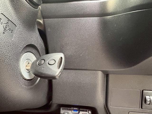 ハイゼットカーゴ ＤＸ　ナビ／フルセグ／ＣＤ・ＤＶＤ再生／Ｂｌｕｅｔｏｏｔｈ／ＥＴＣ／キーレスエントリー／オートマ４速／両側スライドドア／アイドリングストップ／車検整備付き（5枚目）