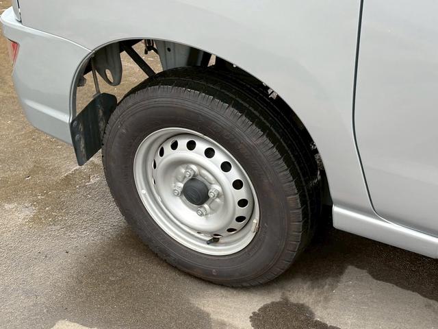 ハイゼットカーゴ ＤＸ　ナビ／フルセグ／ＣＤ・ＤＶＤ再生／Ｂｌｕｅｔｏｏｔｈ／ＥＴＣ／キーレスエントリー／オートマ４速／両側スライドドア／アイドリングストップ／車検整備付き（13枚目）