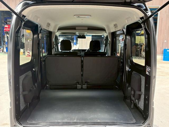 ハイゼットカーゴ クルーズ　両側スライドドア／キーレスエントリー／アイドリングストップ／ＣＤ再生／マニュアル５速／衝突被害軽減ブレーキ／レーンキープアシスト／オートマチックハイビーム／クリアランスソナー（9枚目）