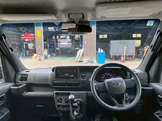 ハイゼットカーゴ クルーズ　両側スライドドア／キーレスエントリー／アイドリングストップ／ＣＤ再生／マニュアル５速／衝突被害軽減ブレーキ／レーンキープアシスト／オートマチックハイビーム／クリアランスソナー（13枚目）