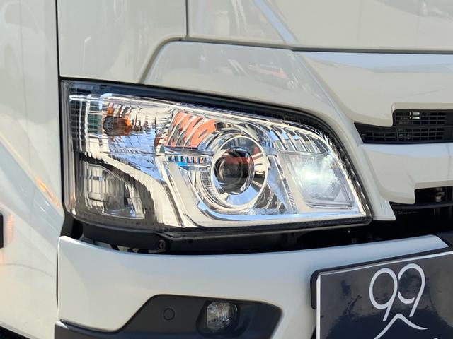 デュトロ 全低床強化ダンプ　ステアリングスイッチ／全低床スーパー横綱ダンプ３ｔ／ＬＥＤオートヘッドライト／後輪ダブル／レーンアシスト／自動パーキングブレーキ／衝突被害軽減ブレーキ（4枚目）