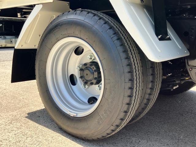 デュトロ 全低床強化ダンプ　ステアリングスイッチ／全低床スーパー横綱ダンプ３ｔ／ＬＥＤオートヘッドライト／後輪ダブル／レーンアシスト／自動パーキングブレーキ／衝突被害軽減ブレーキ（38枚目）