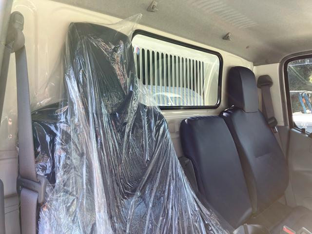 デュトロ 全低床強化ダンプ　ステアリングスイッチ／全低床スーパー横綱ダンプ３ｔ／ＬＥＤオートヘッドライト／後輪ダブル／レーンアシスト／自動パーキングブレーキ／衝突被害軽減ブレーキ（9枚目）