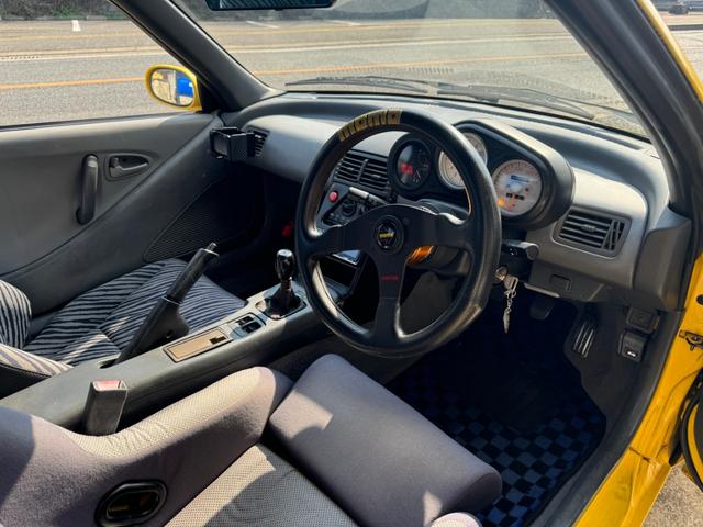 ビート 　ＥＣＵチューン　ハイオク仕様　新品ネオバタイヤ　新品スクリーン　社外アルミホイール　運転席フルバケシート　モモステ　社外マフラー　ラルグス車高調　社外フロントリップ　ＥＴＣ　ＵＳＢオーディオ（10枚目）