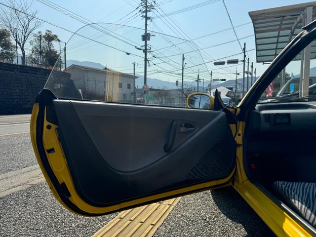 ビート 　ＥＣＵチューン　ハイオク仕様　新品ネオバタイヤ　新品スクリーン　社外アルミホイール　運転席フルバケシート　モモステ　社外マフラー　ラルグス車高調　社外フロントリップ　ＥＴＣ　ＵＳＢオーディオ（18枚目）