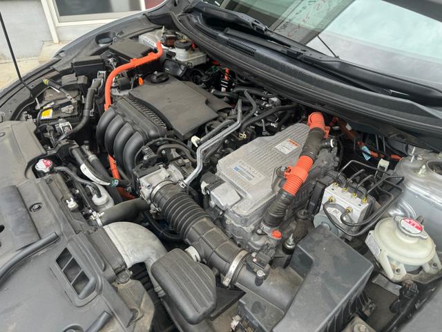 クラリティＰＨＥＶ ＥＸ　メーター交換歴有の為走行距離不明扱い　ＨＯＮＤＡセンシング　ＰＨＥＶ　ＬＥＤヘッドライト　本革シート　シートヒーター　ＥＴＣ　純正１８ＡＷ　純正ナビＴＶ　Ｂカメラ　純正充電ケーブル欠（25枚目）