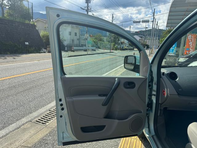 カングー １．６　ユーザー買取車　社外ＬＥＤヘッドライト　社外Ｂカメラ　Ｂｌｕｅｔｏｏｔｈオーディオ　ドラレコ　ＥＴＣ　４速オートマ　点検整備記録簿有　メンテナンス歴有（22枚目）