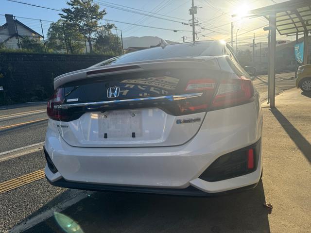 クラリティＰＨＥＶ ＥＸ　１オーナー　禁煙車　ディーラー記録簿　Ｈ３１．１　Ｒ１．８　Ｒ２．９　Ｒ４．１０．　Ｒ６．９有　ＬＥＤヘッド　デイライト　ＨＯＮＤＡセンシング　ビルトインＥＴＣ　純正ドラレコ　メッキサイドガーニッシュ（12枚目）