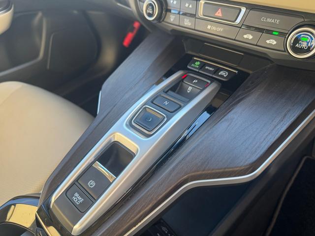 クラリティＰＨＥＶ ＥＸ　１オーナー　禁煙車　ディーラー記録簿　Ｈ３１．１　Ｒ１．８　Ｒ２．９　Ｒ４．１０．　Ｒ６．９有　ＬＥＤヘッド　デイライト　ＨＯＮＤＡセンシング　ビルトインＥＴＣ　純正ドラレコ　メッキサイドガーニッシュ（21枚目）