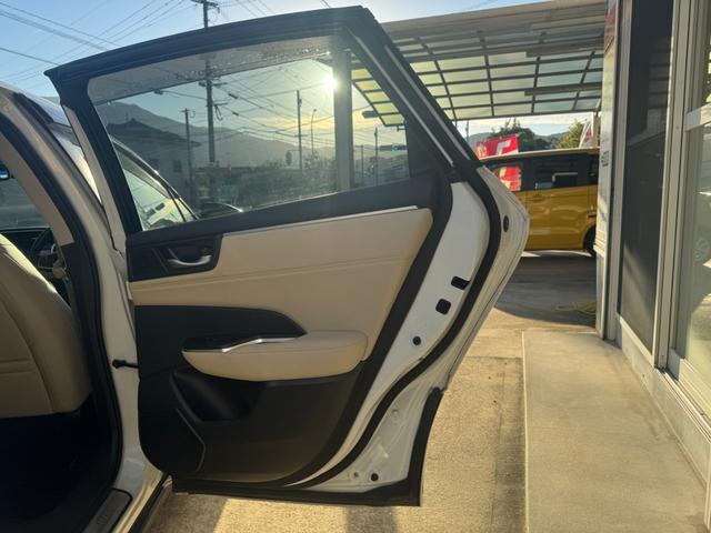 クラリティＰＨＥＶ ＥＸ　１オーナー　禁煙車　ディーラー記録簿　Ｈ３１．１　Ｒ１．８　Ｒ２．９　Ｒ４．１０．　Ｒ６．９有　ＬＥＤヘッド　デイライト　ＨＯＮＤＡセンシング　ビルトインＥＴＣ　純正ドラレコ　メッキサイドガーニッシュ（28枚目）