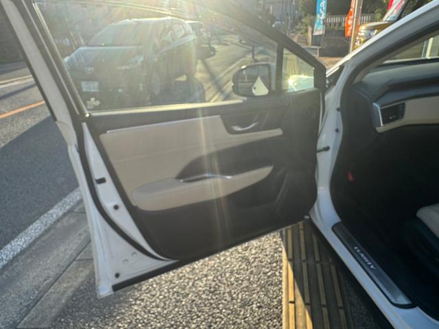 クラリティＰＨＥＶ ＥＸ　１オーナー　禁煙車　ディーラー記録簿　Ｈ３１．１　Ｒ１．８　Ｒ２．９　Ｒ４．１０．　Ｒ６．９有　ＬＥＤヘッド　デイライト　ＨＯＮＤＡセンシング　ビルトインＥＴＣ　純正ドラレコ　メッキサイドガーニッシュ（35枚目）