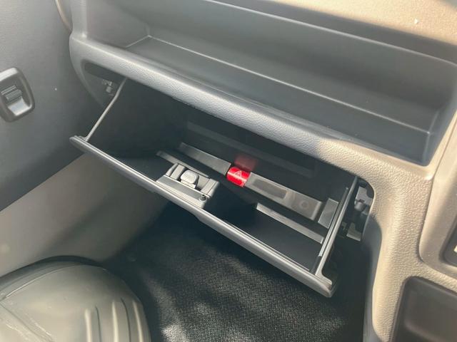 キャリイトラック ＫＣエアコン・パワステ　安全ボディ　パワーウィンドー　助手席エアバック　ＡＣ　運転席エアバック　パートタイム４ＷＤ　パワステ　横滑防止　ＡＢＳ　盗難防止システム（13枚目）