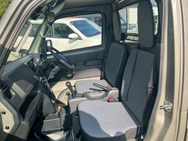 キャリイトラック ＫＣエアコン・パワステ　安全ボディ　パワーウィンドー　助手席エアバック　ＡＣ　運転席エアバック　パートタイム４ＷＤ　パワステ　横滑防止　ＡＢＳ　盗難防止システム（16枚目）